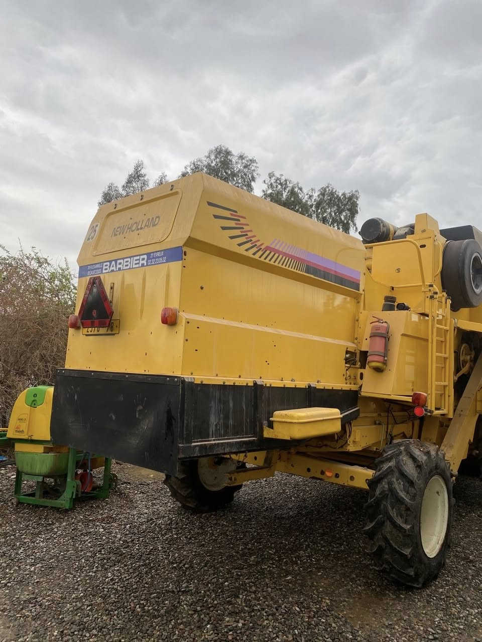 بۆ فرۆشتن 
دراسە 56 
مۆديل 2002
هيدرو 
5 بلم دبل درام 
تبلە 15 
***********
