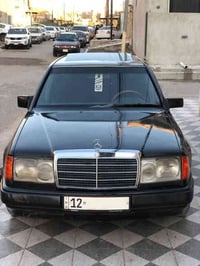 مارسدس دب للبيع  السياره داخلها نضيف وجاهز  المحرك بداية صرف  فتحه سلا...