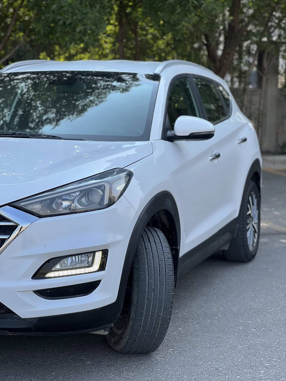 سلام عليكم
توسان موديل 2019 وكالة الكاصد خليجي 
(بيع او مراوس) 
السياره كفاله عامه من الصبغ و التبديل و المعجون 
السياره جديده فوك ما تصور بالعافيه الي ياخذه
موصفات عده البانوراما  
كراسي كهرباء
وضعيات قياده
اشاره بالمري 
مري شفط
ترحيب
حساسات
بصمات
تخم تاير جديد
وباقي الموصفات المعروفه
بصمه عدد 2
محرك 2000 دوش 
داخل مطعم صاج 
كراسي جلد 
ماشيه 80 الف كليو 
رقم بغداد الدولي سنوية بسمي تحويل ثاني يوم 
السعر  195 ورقه وبيها مجال للجاد بالشراء 
مكان السياره بغداد حي العدل 
للاتصال ***********
