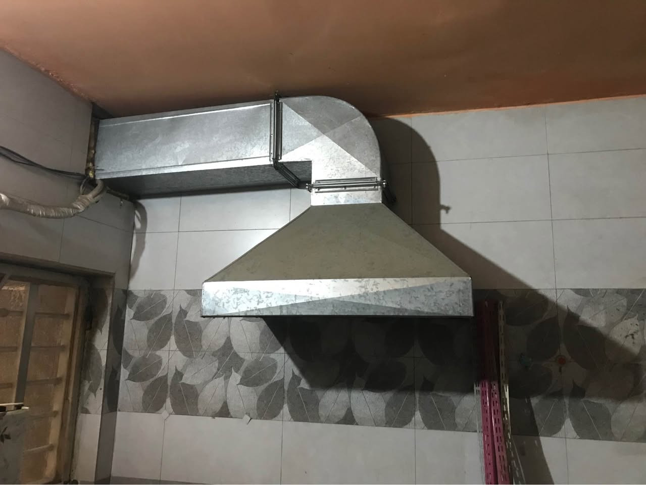 للبيع دكت مع مرشحة المنيوم  تنفع للمطاعم والمنازل استخدام قليل مكاني الكرادة الاتصال على الرقم *********** تصفية التصفية بسعر مناسب بغداد, العراق
