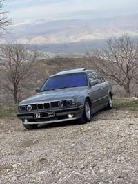 بي ام دبليو ٥٢٥ • ١٩٩٢ • جير عادي