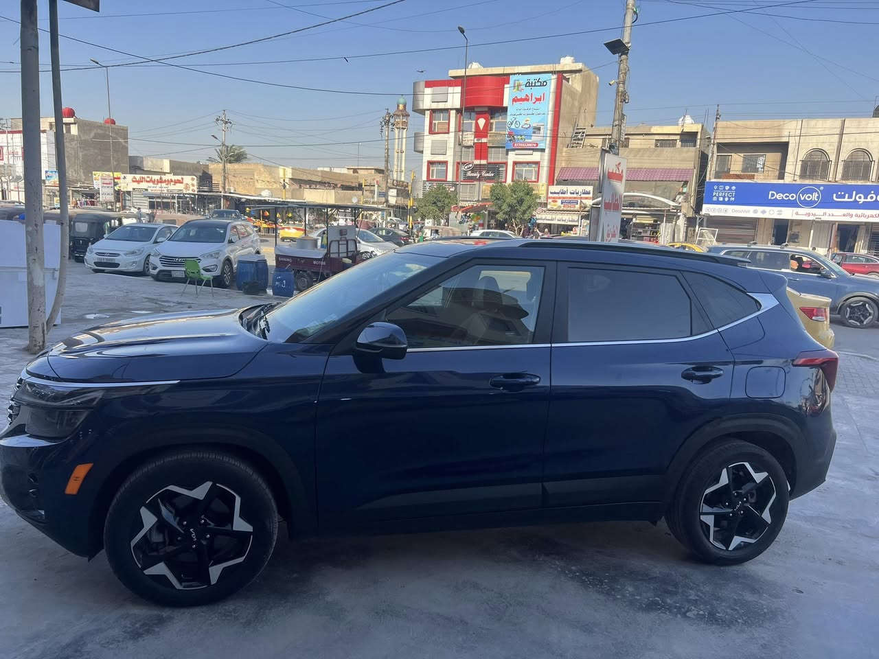 السلام عليكم 
KIA SELTOS 2024
فول موصفات ماشيه 16.000 ألف ميل
سيارة بدون ارقام دخول جديد  مكينة 2000دوش
موصفات
1-تشغيل عن بعد
2-شاشه متصل 
3-كامره وحساسات 
4-اشاير بالمري رادار بالمري
5-فور ويل
6-تدفئة بالكشنات 
7-كرسي كهربائي
8-قطعتين تبريد خلفي امامي
9-شحن واير ليس
10-بصمة تشغيل وبصمة ابواب
حادث جاملغ خلفي يسار بدون صبغ مصلح بارد
سياره بدون ايرباكاتها كلهن سليمات السعر 177 وبيها مجال مكان سيارة بغداد ***********
