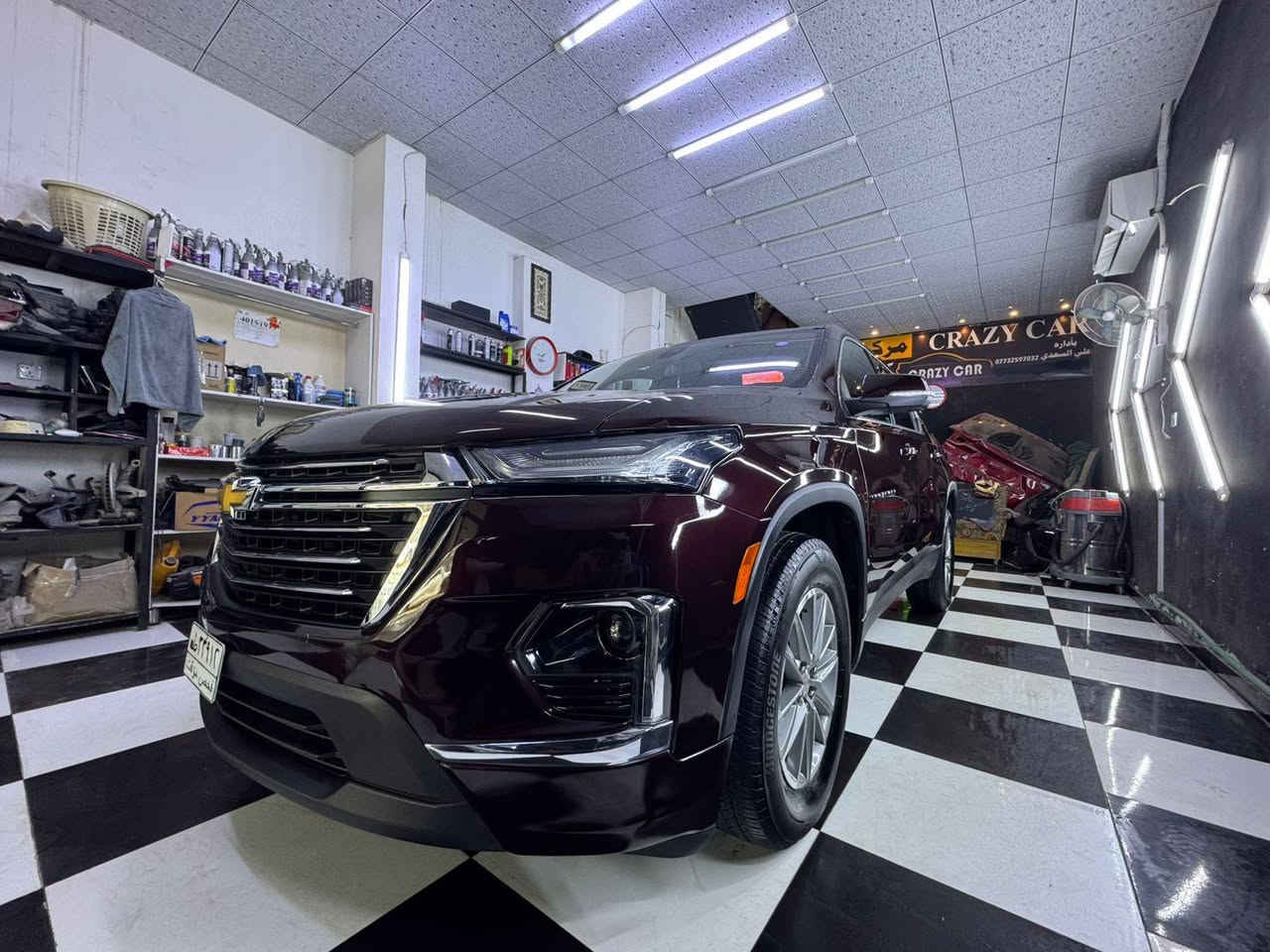 LlMlTED شوفراليت ترافيراس ٢٠٢٣.
بصمه اربع أبواب
جنطة كهرباء 
تبريد 3 قطع 
شاشة قاصة  حجم كبير 
7 راكب سياحي 
نظام مانع تصادم 
نظام تحديد المسار 
سايد بريك كهرباء 
كشنات جلد اسود 
داخل اسود 
كشنات الصدر كهرباء 
تدفئة كشنات الصدر 
تدفئة ستيرن 
6 سلندر 3600
ضرر السياره  موضح بالصور 
السيارة كاملة من 
كل النواحي بدون اعطال 
مكان السيارة بغداد
275$ وبيها مجال بسيط  رقم  بغداد ***********
مرقم بغداد
