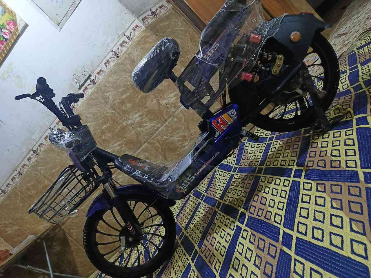 السلام عليكم بايسكل شحن للبيع نضيف كلشي ما عايزه السعر 180 وبي مجال بسيط مكاني كربلاء مقابيل مستشفى الكفيل ***********
