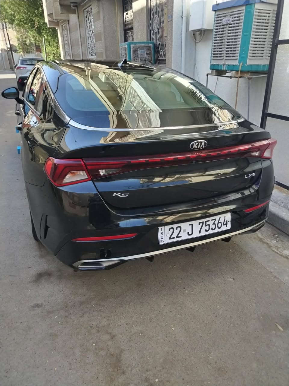 ‎بسم الله الرحمن الرحيم
‎كيا كي فايف اسود 
‎🚘 المواصفات:

‎* محرك 1600 سي سي تيربو اقتصادي وقوي
‎* ناقل حركة أوتوماتيك
‎* تشغيل بصمة ودخول ذكي (Smart Key)
‎* شاشة معلومات وترفيه 
‎* كاميرا خلفية
‎* حساسات أمامية وخلفية
‎* رادارات أمامية وخلفية
‎* نظام القيادة شبه الذاتية (Lane Following Assist)
‎* مثبت سرعة ذكي (Smart Cruise Control)
‎* نظام المحافظة على المسار
‎* نظام التحذير من الاصطدام الأمامي
‎* بريك تلقائي أمامي وخلفي
‎* نظام مراقبة النقطة العمياء
‎* إنارة LED أمامية وخلفية
‎* ويل المرغوب
‎* نظام ABS وESP للثبات الإلكتروني
‎* وسائد هوائية متعددة
‎* مكيف ممتاز 
‎* سيارة جديده وخير من الله ترايك للبصرة .
***********
