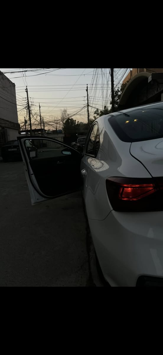 كًية فورتي —2019
وارد امريكي —بدون صبغ 
بدون دواخل —بدون ايرباك 
السيارة بسمي بغداد  
السيارة ماشيه 95000mi
لون ابيض — السيارة نص فول 
السيارة كير at محور مو svt 
حادثة بص قابق جنطة 
و بيه ملاحضات بصيطه 
*********** وتساب
