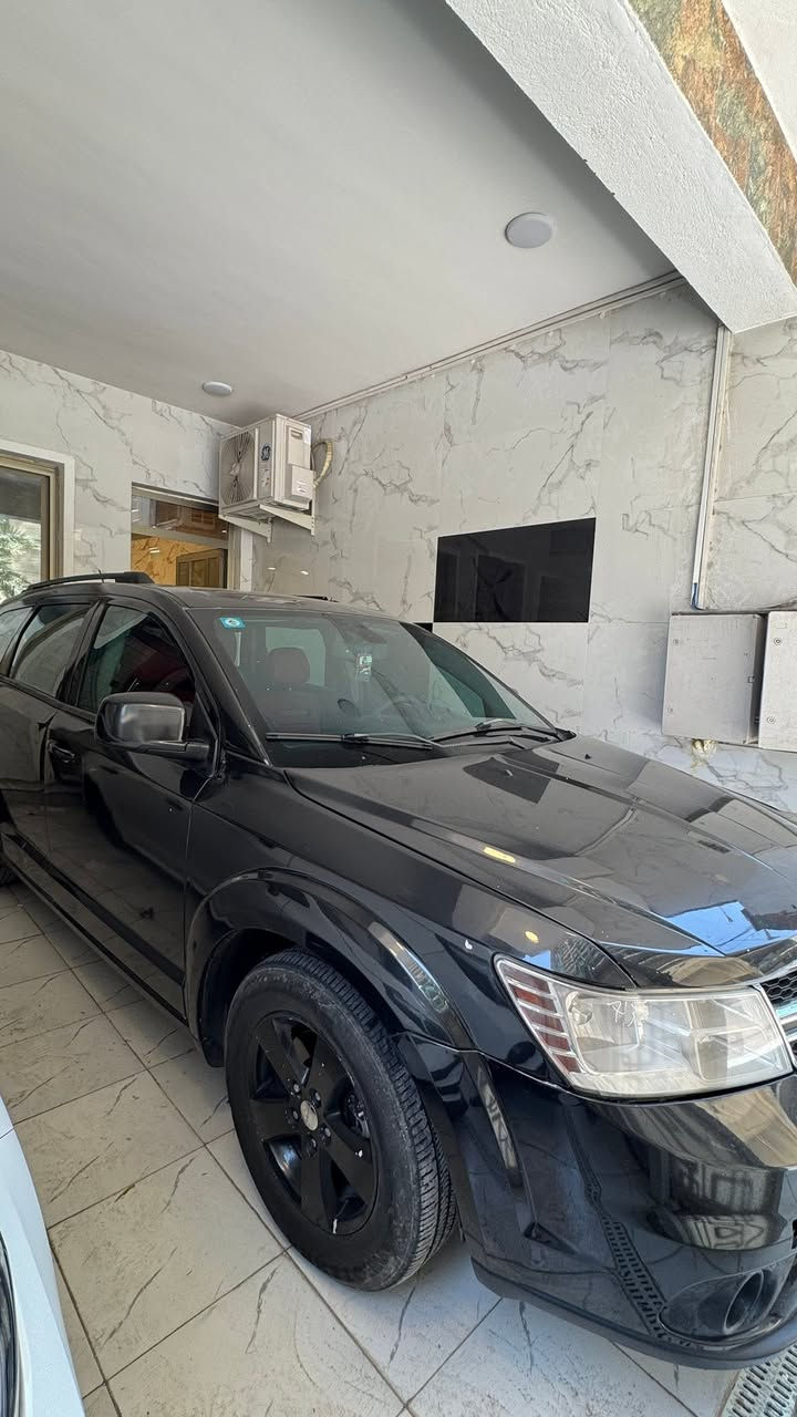 دوج جورني للبيع V6
التفاصيل :
ابيع حزام سياره ممشه 138,000 كيلو فقط 
موديل 2012 
تخم بلكات ، تخم نوزلات ، ادامه
للمكينه ، كير جديد
سياره عليهه برمجه عند مصطفى ايكل صرفيه و بانزين عادي سياره على ايدنه من ١٠ سنين تقريبا

رقمي واتساب او اتصال : ***********
