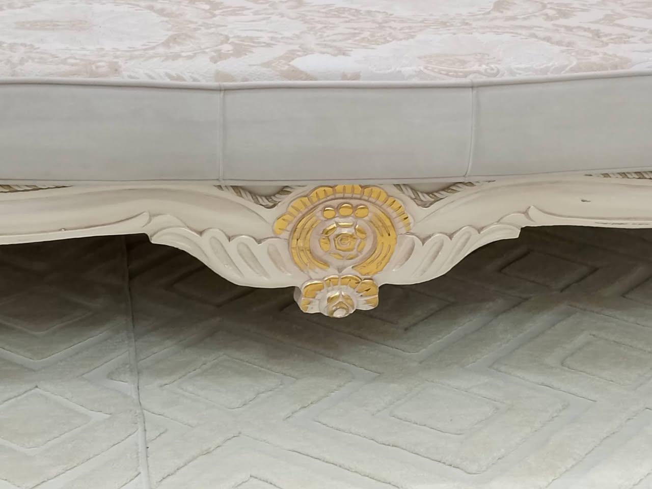 تخم تركي ملكي عشر مقاعد مكانه بلديات الشراي يتصل على هذا الرقم بس الشراي السعر 900 ***********
