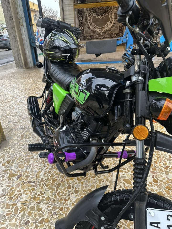 ماطور دايوان للبيع مصار 5 اشهر من طلعته من الشركه
ماطور بوضع الشركه. السعر 2700 
مليونين و سبعميه. 
و بي مجال قليل.  مستعجل على بعته 
*********** 
عنوان الموصل شارع الدركزليه
