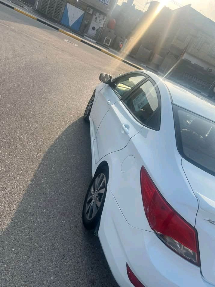 اكسنت مديل 2016 وارد خليجي رقم بصرة انكليزي بسمنة
كفالة مكينة وكير وشاصي حدادة خير من الله السيارة مصبوغة جمالية اثر جراد بدون ضربة كفالة من الضربة 
شاشة سستم سماعات دواخل جديدة 
السيارة جاهزة مال بيت السعر 81 وبيها مجال بسيط 

مكان السيارة البصرة  

رقم راعي السيارة***********
