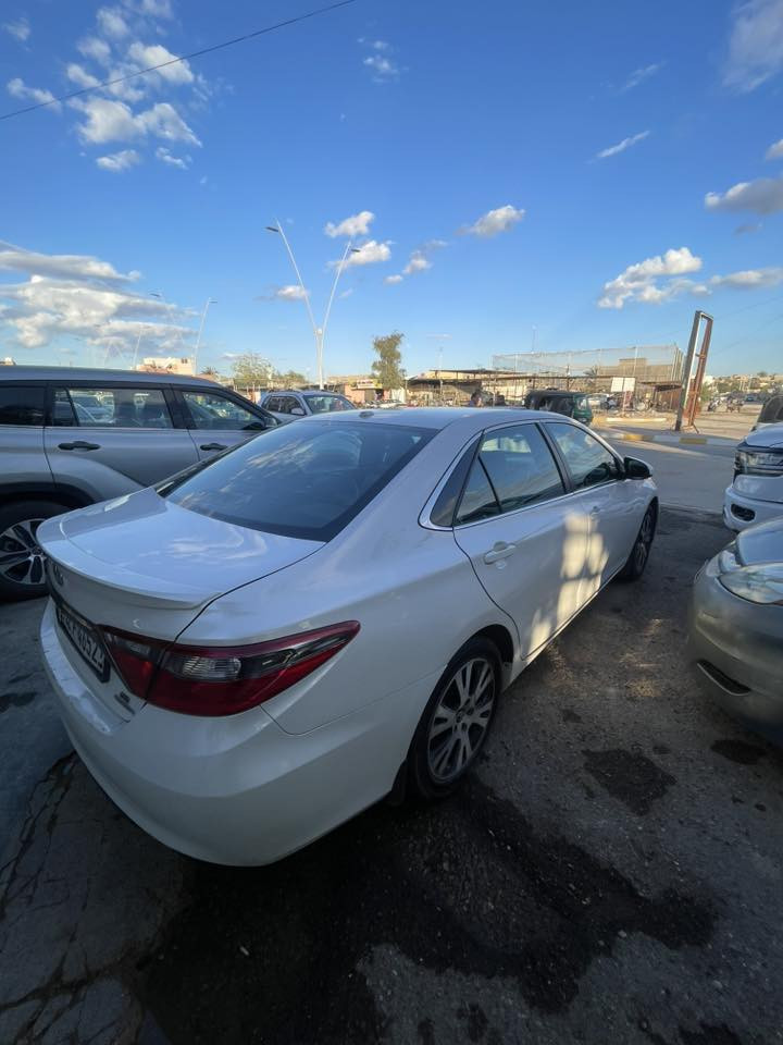 كامري موديل 2016 وارد ابيض صدفي رقم اربيل  شرط التحويل او سنويه ل 2028   ماشيه .
ضرر بنيد وجاملغ جهه السائق 

مكينه كير بشرط مامفتوح 
مواصفاتها
شفتات الاستيرن
كشنات الاماميه كهربائية مع تدفئه
داخل السيارة لونين المرغوب
العنوان الانبار قضاء هيت لاستفسار ***********
السعر155وبيهه مجال بسيط
