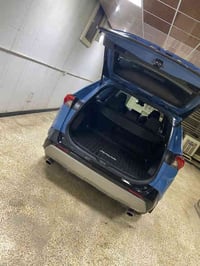 سيارة راف فور هايبرد موديل ٢٣  SE وارد امريكي ماشيه ٣٣  ضربتها مثل ما ...