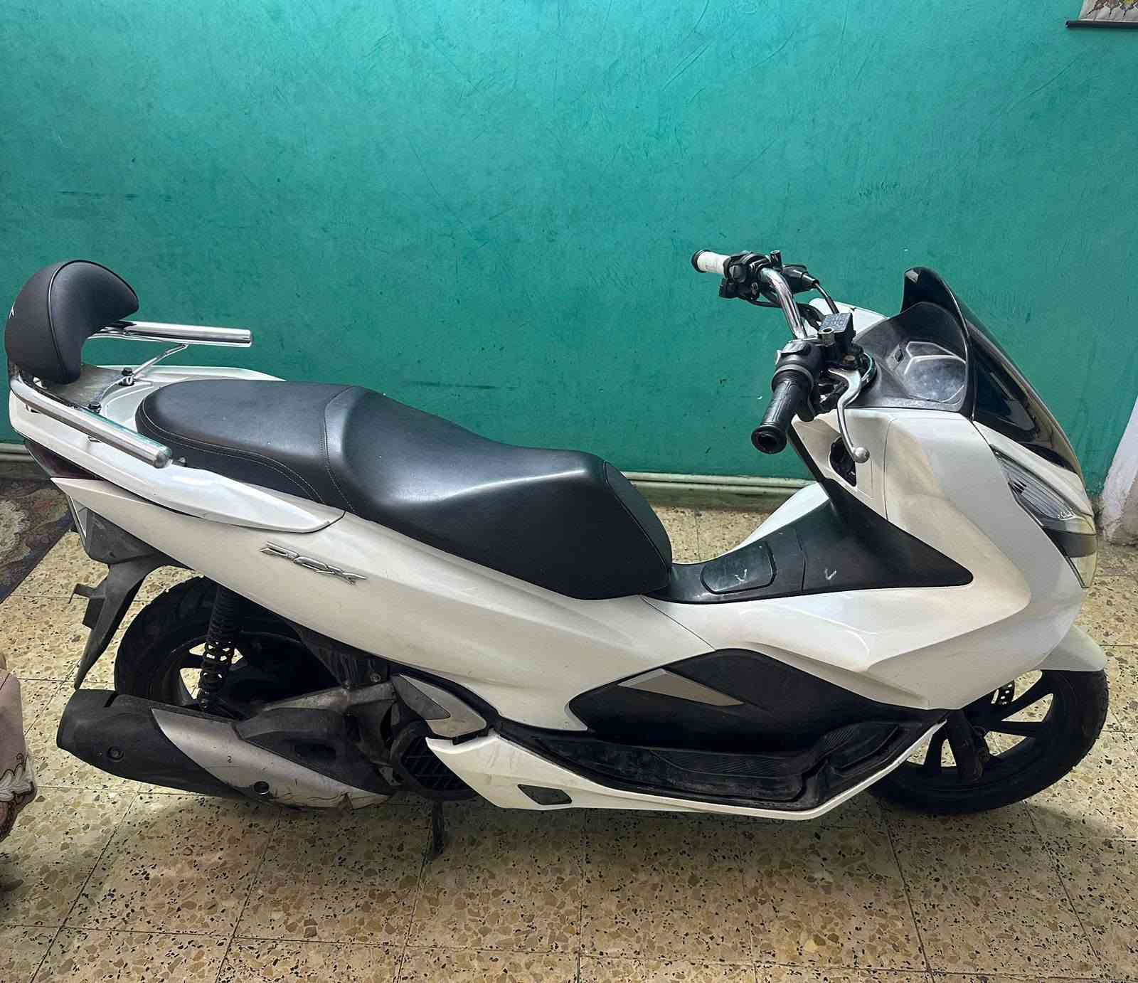 السلام عليكم شباب بي سي اكس جيل الثالث كفاله عامه ماشيه 9000السعر14وبيهه مجال وبيهه ملحضات كلش قليله بل كفر ودراجه كلشي شغال بيهه مابيهه اي نقص مكفوله مكاني طالبيه
***********
