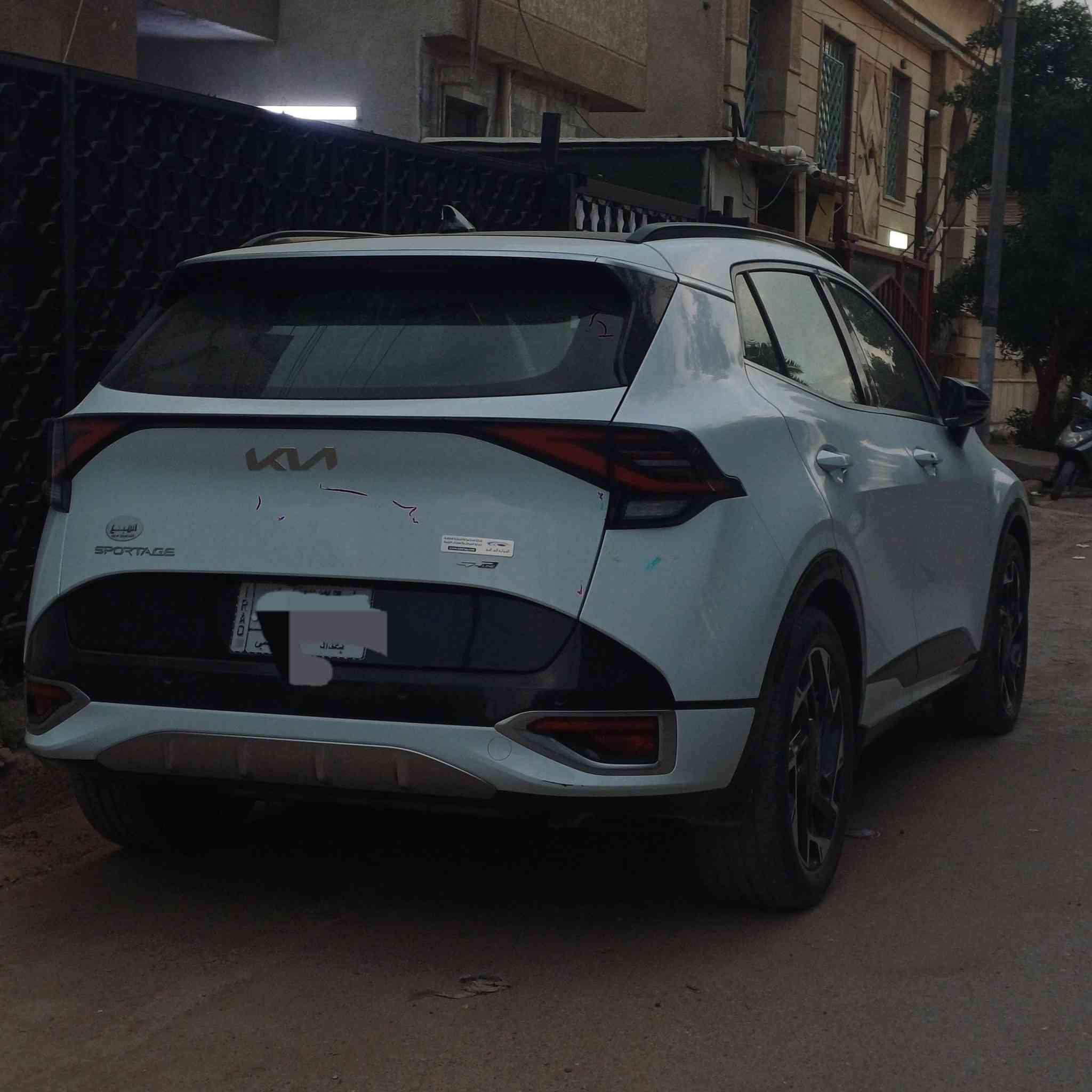 السلام عليكم 
سبورتج موديل 2023
ماشيه 25 الف 
شركه دوليه بعده بالضمان 
Gtجيتي لاين فول مواصفات
كراسي تدفئه تبريد 
ستيرن تدفئة 
كراسي جلد داخل اسود
بانوراما 
جنطه كهرباء
المكان بغداد
السعر 247 وبيه مجال 

الرقم ***********
