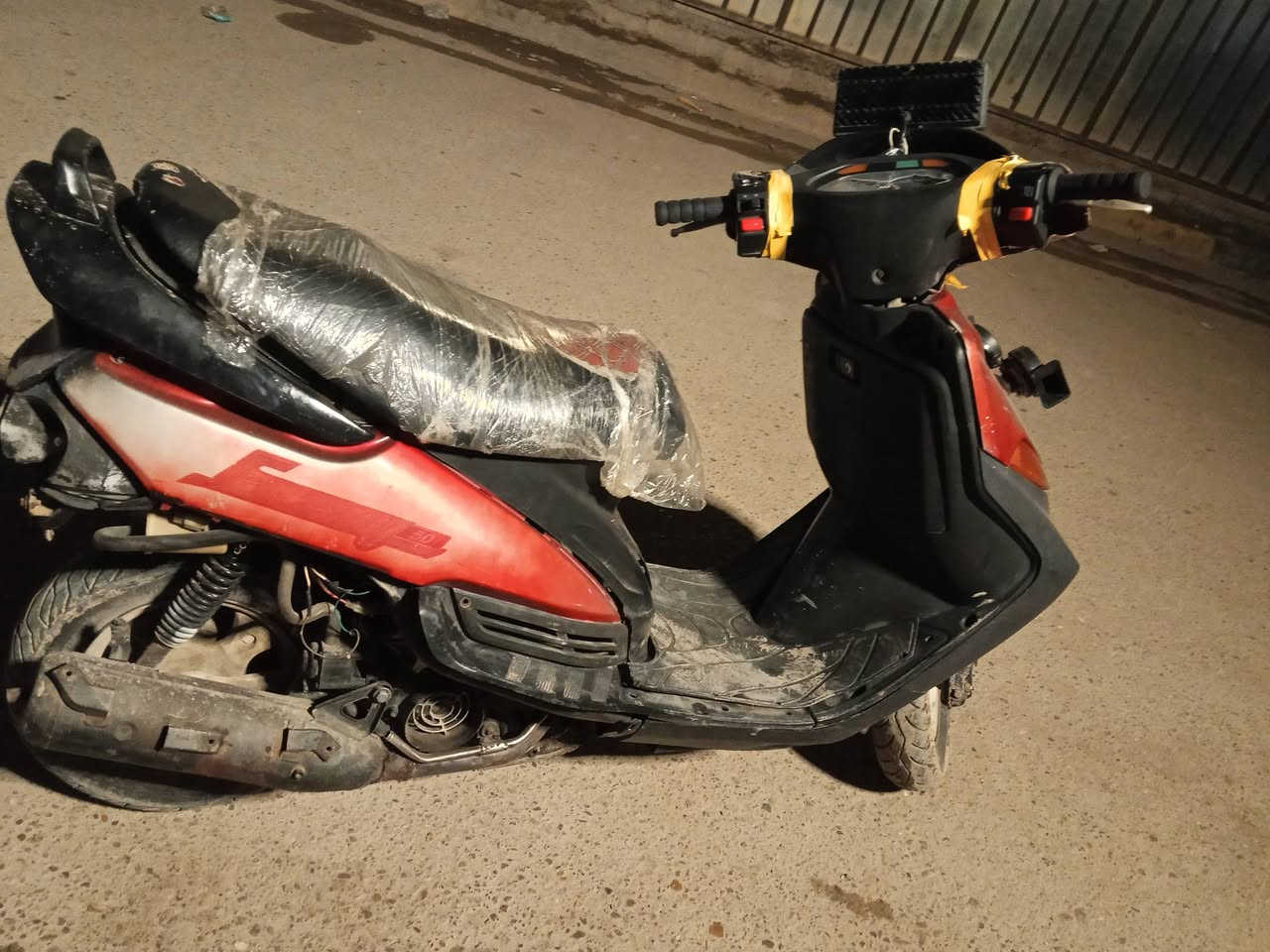 سلام عليكم دراجه فراشه نظيفه ماكينتها خير من الله تجفيت جديد كامله كهربائياتها الدراجه يحتاج لها بس سلف خير من الله الدراجه ما ناقصها اي شيء ب 300 وبيها مجال التواصل الخاص بغداد الزعفرانيه


**إذا كنت صاحب هذا الإعلان وتريد حذفه لأي سبب، رجاءا أرسل رسالة إلى الدعم الفني**