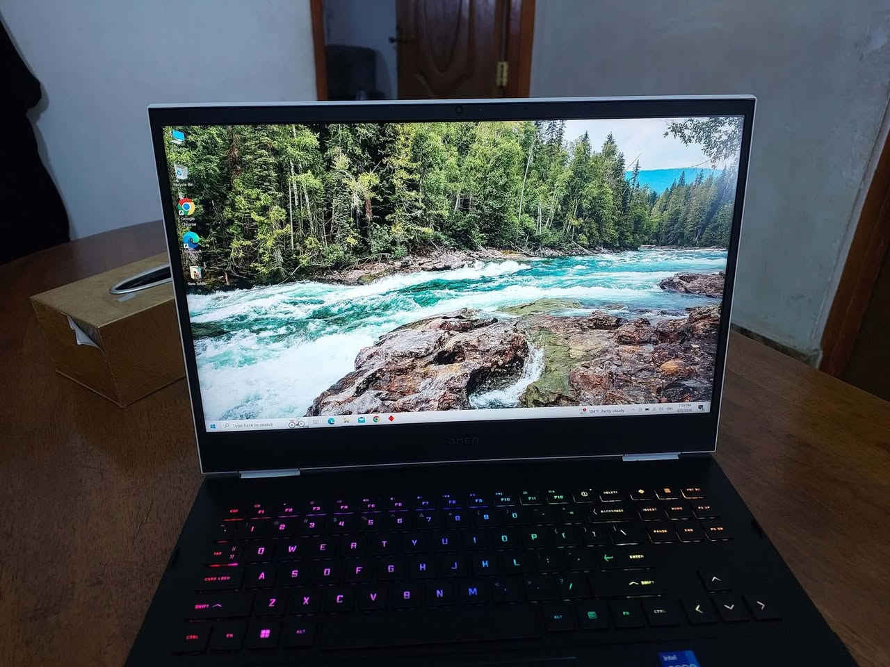 السلام عليكم..***********.. تحفة الكترونية  خاصه وفريده ونضيفة جداا جدا
من شركة hp نوع OMEN  ✌️
من  افضل انواع اللابتوبات بلون وشكل مميز جدا  ...شاشة حجم 16 💁دقة  2K ( ضعف دقة ال FUL HD) بتردد 165 هرتز نوع IPS الوانها طبيعية مشبعة  ...كرت شاشة خارجي منفصل نيفيدا RTX3070 كرت قوي جدا اقوى من  RTX4060 ... 😴
معالج كور اي 7 الجيل الحادي عشر (11) من فئة H اقوى فئات المعالجات ...ذاكرة خزن ضخمة هارد حجم تيرا 1000 كيكا نوع NVME SSD ..رام حجم 16  كيكا بتردد 3200 اعلى تردد بال DDR4 ...كيبورد ضوئي ملون RGB تكدر تتحكم بالوانة ...اللابتوب نظيف جدا كأنما جديد  ...ملائم لكل المونتاج القوي والالعاب والبرامج الهندسية القوية والتصميم والدراسة والاعمال أنت عندك كنز صغير 
HP OMEN 16
من الصور واضح:
معالج i7-11800H
كرت شاشة RTX 3070 Laptop 8GB
رام 16GB
جهاز فئة قوية مو عادي.
هاي مواصفات ناس تشتغل:
مونتاج احترافي
تصميم 3D
برمجة
ذكاء اصطناعي
تداول احترافي
صناعة محتوى ثقيل
وغيرها مكانه بغداد السعر 975 $ دولار
