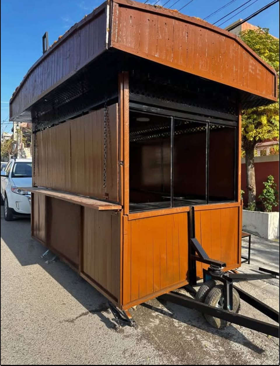 ئەم کۆشکە بۆ فرۆشتن
‎کۆشکەکە زۆر پاک و جوانە
‎بۆ هەموو ئیشێکی خواردەمەنی گونجاوە
‎مەخسەلی تیایە
‎٣ مەتر بە ١.٨٠
‎تایەی لە ژێرایە بۆ گواستنەوە
‎ڕەقەم تەلەفوون
*********** السليمانية, العراق
