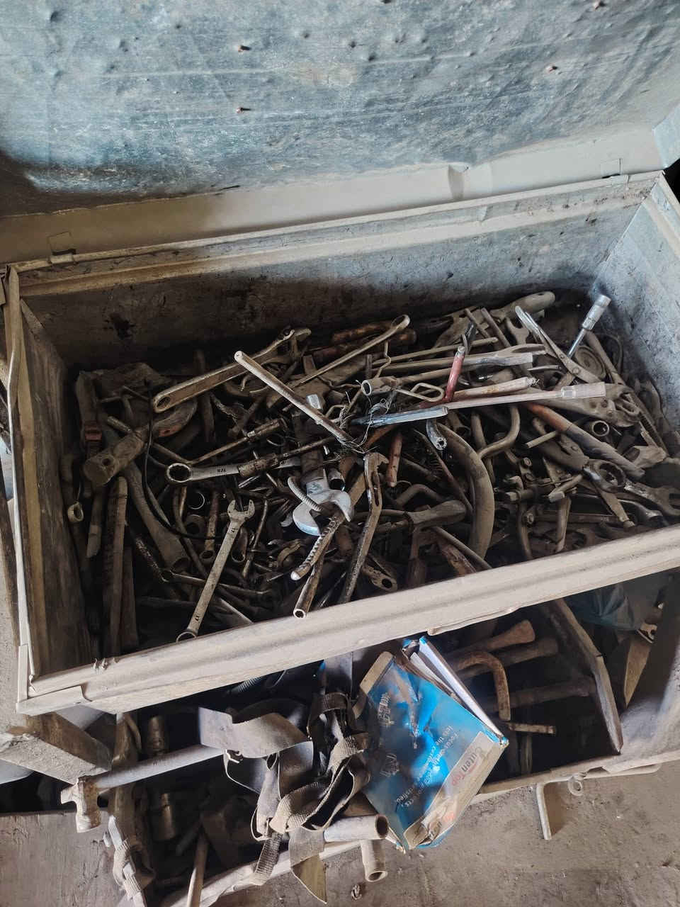 محل فيتر حداد صدر لبيع ابو غريب حي رسالة كراج الباديه محل جاهز
رقم هاتف ***********
***********
