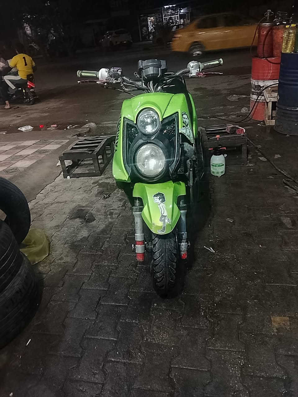 السلام عليكم دراجه سكنس للبيع 650 بيها مجال شيء قليل مكان النجف حي العسكري شغاله
كهربائيات سلف كلهن شغالات


**إذا كنت صاحب هذا الإعلان وتريد حذفه لأي سبب، رجاءا أرسل رسالة إلى الدعم الفني**