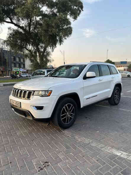 سلام عليكم للبيع جيب شيروكي موديل 2017 نص موصفات بصمه كشنات جلد وكهرباء تحكم إستيرين ويل 18 تخم تاير جديد السعر 209 للتواصل ***********
