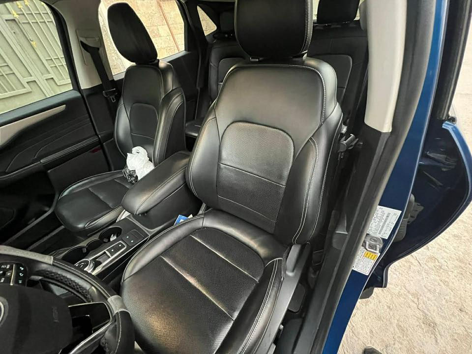 مراوس بكورلا هايبرد
فورد سكيب ٢٢ فئة sel بجم كبس 

تبريد قطعتين 

تدفئة كشنات وستيرن 

فول تحكمات ستيرن 

صندوق كهربائي 

كشنات كهربائيه 

كير ماوس 

اوتو هولد 

تشغيل عن بعد 

تحديد مسار 

مانع انزلاق 

رادار من جميع الجوانب 

محرك ٣ سلندر ١٥٠٠ تربو 

حادثها نص بنيد بامريكا ونص باب بالعراق معدل ع البارد

للتواصل ***********
