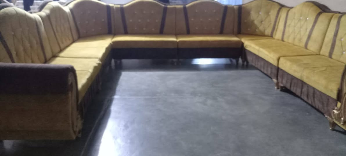 ديوان خشب عراقي شرط نطيف 12متر سعرها 350 بي مجال مال بيت رقم ***********
