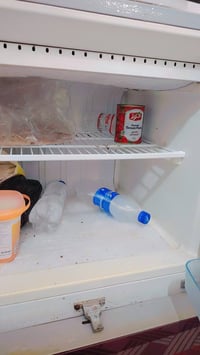 ثلاجة • شغالة • مستعجلة