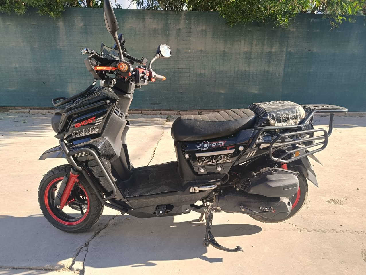 دراجة أباتشي موديل 2024
ماشية 2000كم
دراجة تجي بي 
درع أمامي ودروع صفاحية ودرع خلفي
سرعتها 120 محرك 150 ملف نحاس نقي
دبلات خلفيه غاز دبل أمامي هايدروليك دهن
بالنسبة للبركات نظام ABS مانع الانزلاق
دشبول الاكتروني عداد الاكتروني
شاحنة للموبايل + بلوتوث
بلوتوث مالته مابي اي نويز
بلوتوث واضح وعالي صوته
سكن ليد ولايت زنون .... مكان كركوك
*********** وتساب
***********
***********
