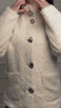 LM brand🤎✨
New collection 
فرو ناعم بإحساس دافئ وفخم
38-40-42-44
خدمة التوصيل متوفرة🚙
📦 للحجز والتوصيل:
راسلونا عبر واتساب على الرقم:
***********
