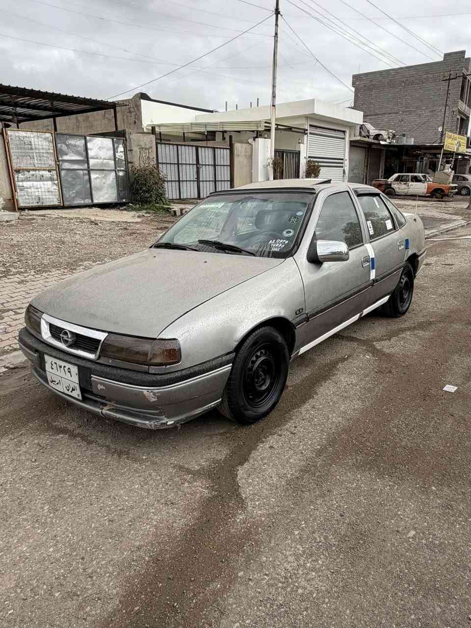 ابل فكرا موديل ٩٣ 
محرك ٢٠ كير اؤتو 
سياره بسمي 
سعر ٣٨ بييه مجال 
***********
***********
