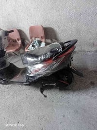 حلال للبيع الدراجه كامله مكمله عينه قص ما بيها دراجه كلها بلاديه عارضه...