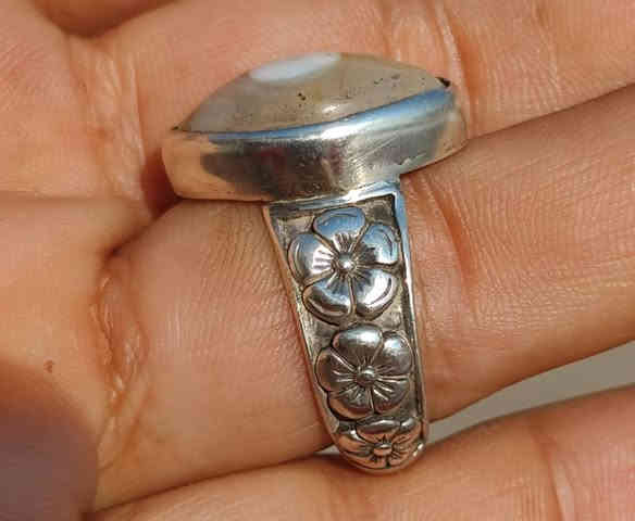 سليماني عين بيضة قديمة للبيع رجاء المراسلة عل وات ساب *********** لايمكن الرد عل مازنجر بسبب اللخلل
