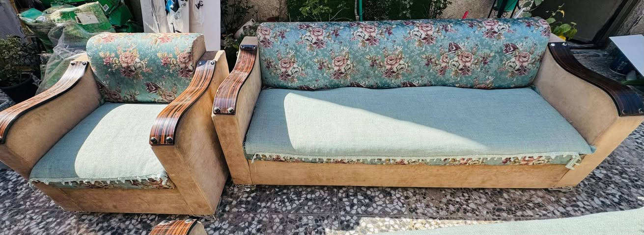 تخم قنفات للبيع عدد 2 متكونات من 10 مقاعد تكمه مابيهن اي ضرر ابيعهن لضيق المكان سعر الواحد ب350 وبيه مجال


**إذا كنت صاحب هذا الإعلان وتريد حذفه لأي سبب، رجاءا أرسل رسالة إلى الدعم الفني**