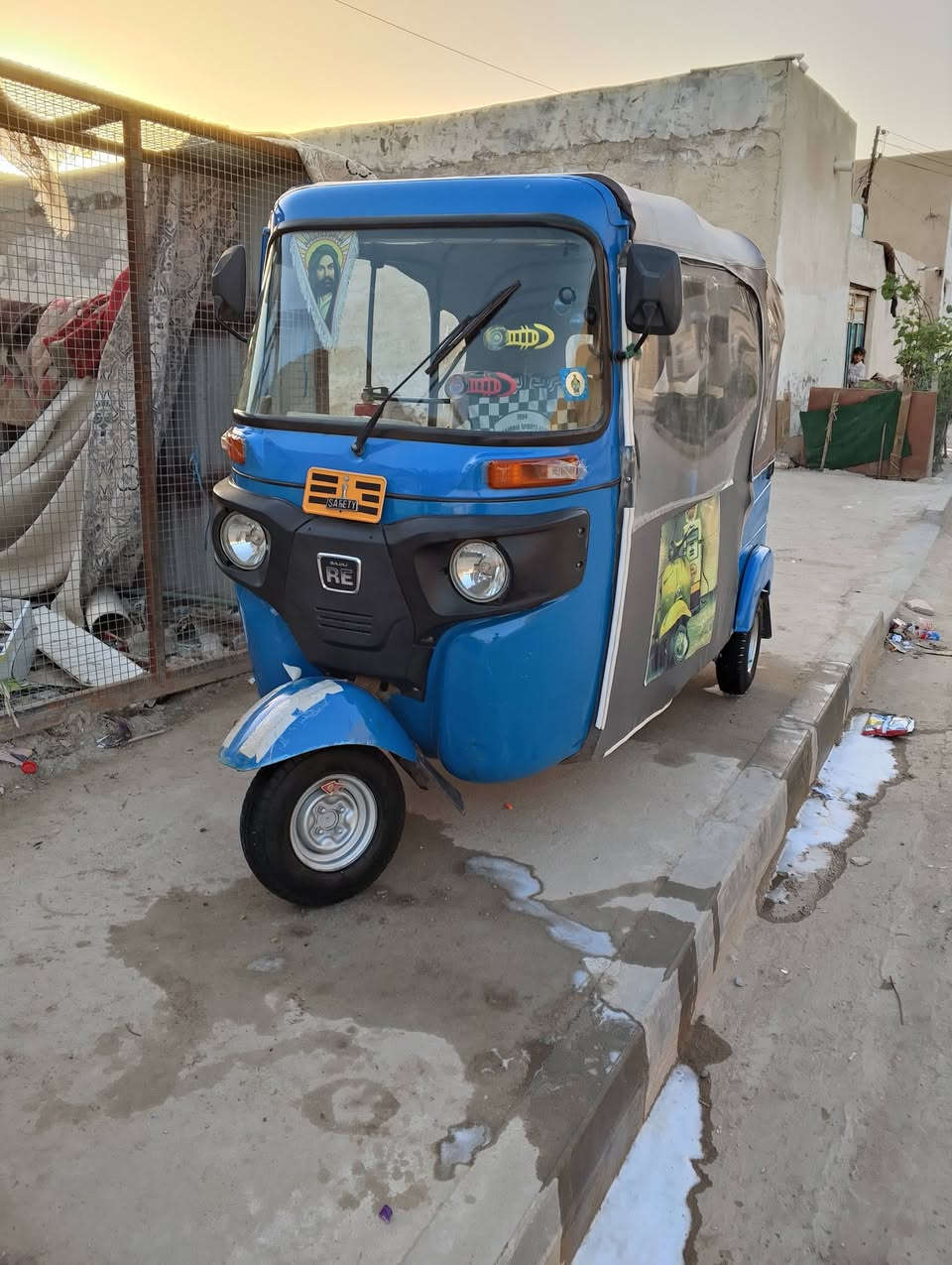 تكتك 21 شهر 11
الكشر مكفول شوفة عينك والدراجه احلا من الصور 
بسمي اومكاني الغراف 
***********
