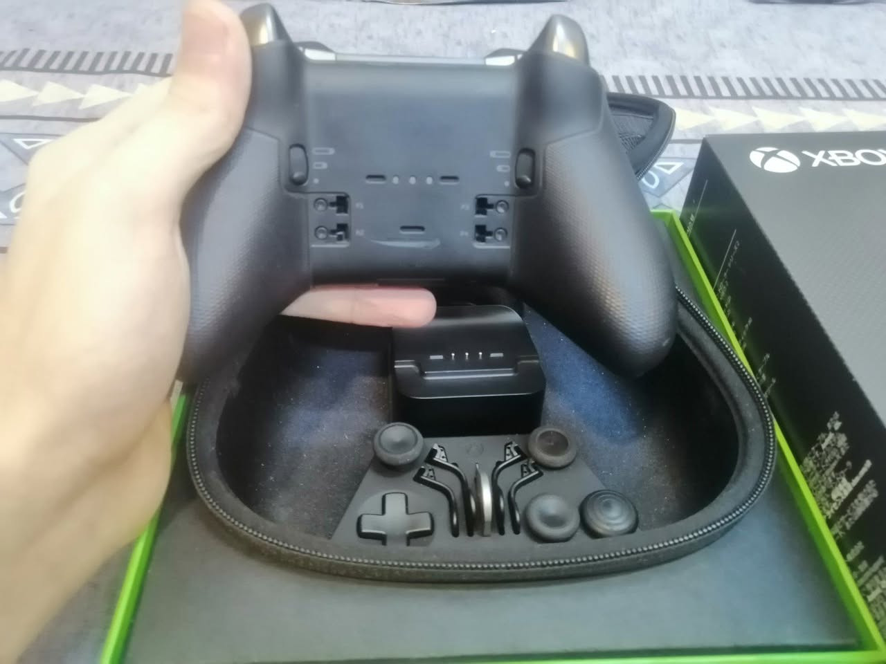 للبيع جويستك Xbox Elite Series 2 شغالة فول اخت جديدة استعمال بسيط مع كامل الملحقات كما في الصورة
سعر 155 الف قفل
للتواصل خاص مكاني بغداد الشعلة ماعندي توصيل


**إذا كنت صاحب هذا الإعلان وتريد حذفه لأي سبب، رجاءا أرسل رسالة إلى الدعم الفني**