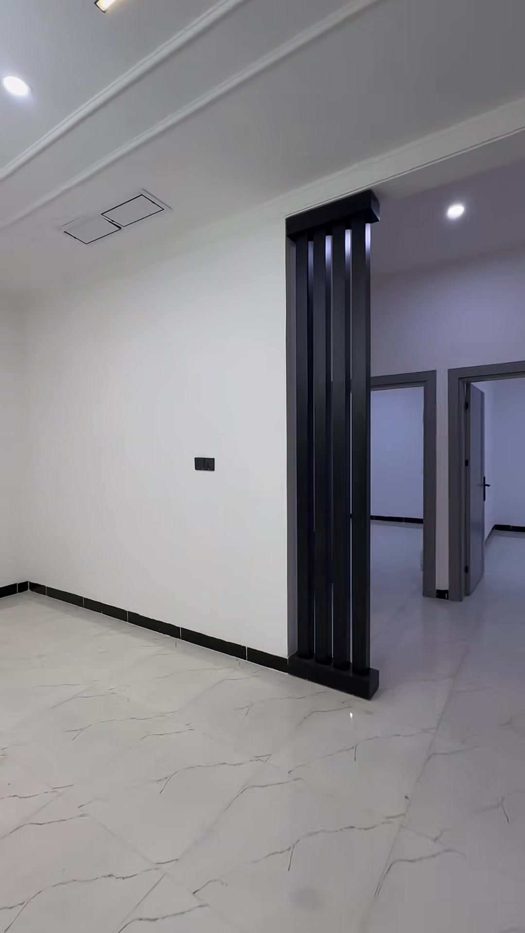 🏠 خلي بيتك يحچي فخامة مع أحدث ديكورات الجبس بورد ✨  
إبداع بالتصميم ودقة بالتنفيذ بأسعار تناسب الجميع 🔥  
لا تخلي بيتك عادي… خله يلفت النظر 😎  

📱 للتواصل: ***********

