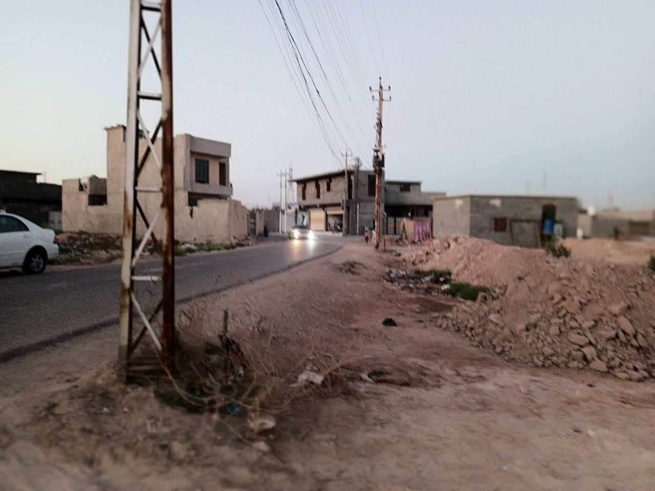قطع ارض طابو زراعي مساحه 200متر وجه عشرة امتار أو نزال عشرين متر شارع 12 متر كهربأ ماء متوفر خدمات يمه السعر 12 مليون أو بيه مجال للستفسار اتصال ***********
