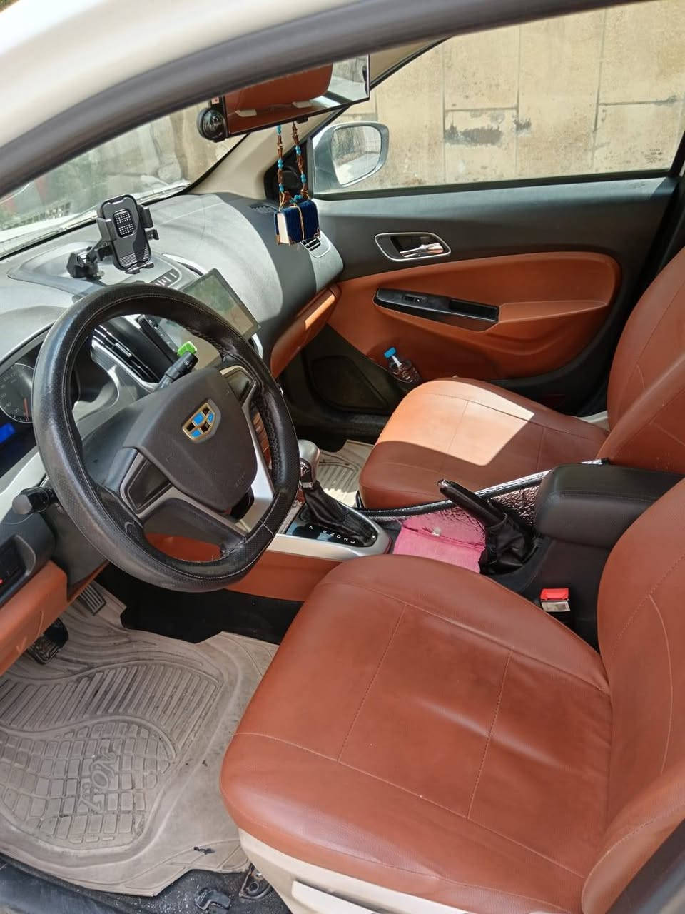 جيلي GC6 2018 رقم اربيل بيها ربع بنيد صبغ... كير ومحرك وتبريد شرط.. وكالة او تحويل سنويتها حتى 2029. 
السعر 72 وبيها مجال بسيط للطيبين

*********** أربيل, العراق
