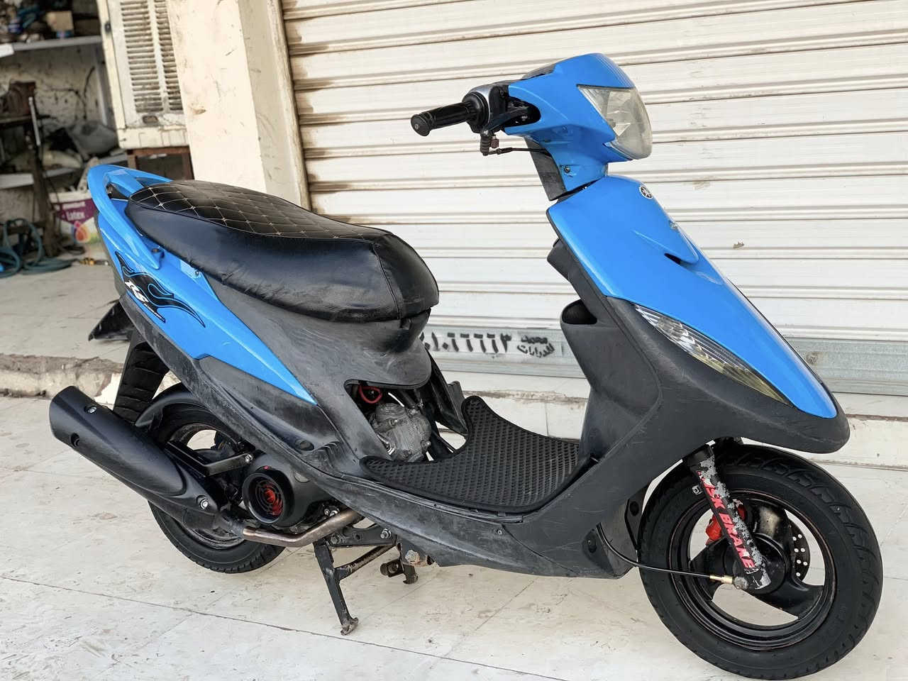 دراجه للبيع
بوشه 49 بلادي بس مفتوحه 

دراجه جاهزه كله شغال 

سلف كهربايات مابيه نقص 

السعر600 بيه مجال بصيط

الستفسار عل ***********

