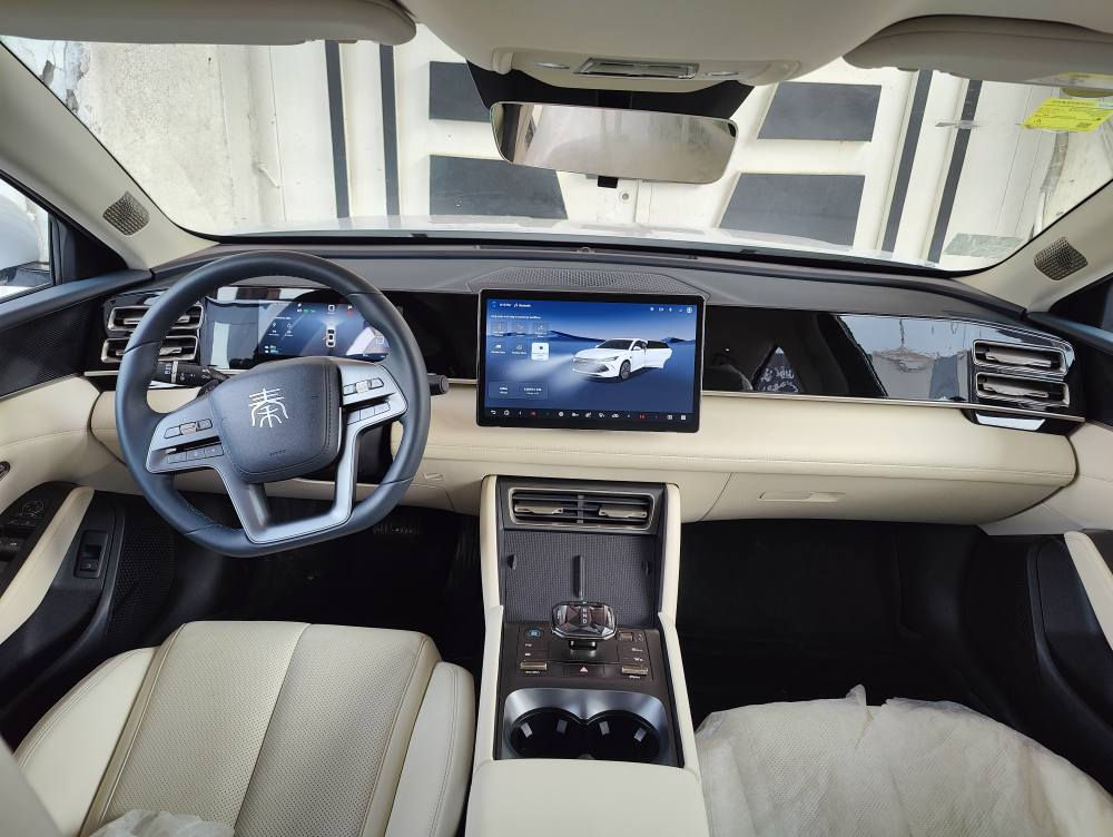 BYD QIN L FULL
سەیارەکە وەك شەریکە نوێیە کامل ئەشیای لەگەڵە
هەموو شتێکی بەشەرت، لەبەر پارە دەیفرۆشمەوە، 1مانگ و نیوی مایە لۆ ڕەقەم .
12کامیرە + ئۆتۆ پارك + پانۆڕاما
ناو کرێمی + کوشین جلد + ڕادار
فاست چارچ و شەحنی ئاسایی
*********** أربيل, العراق
