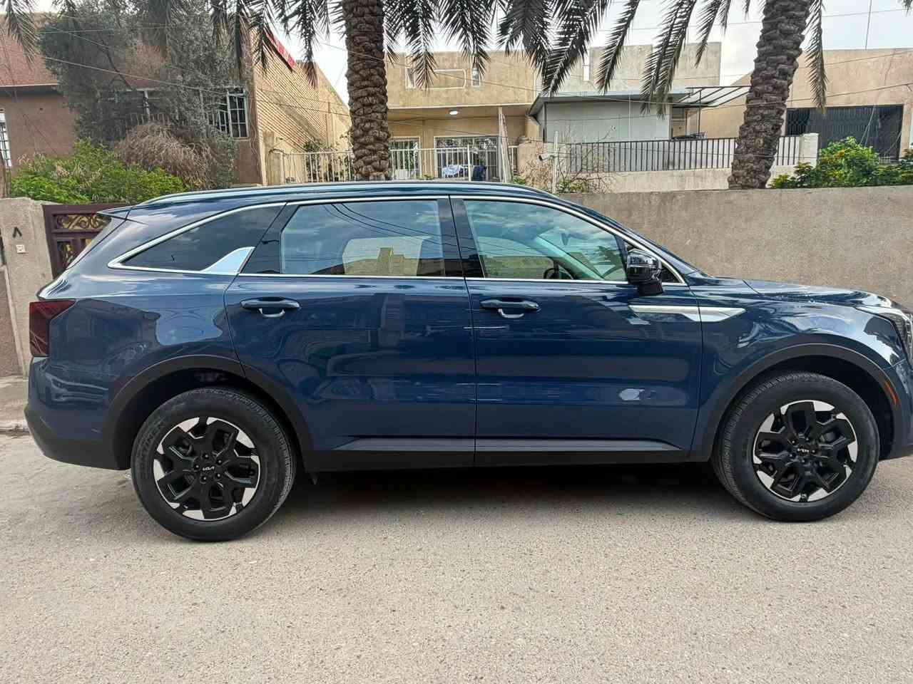 السلام عليكم كيا سورنتو موديل 2024 وارد امريكي حادث فقط تبديل بنيد بدون ايرباك ماشية 15 الف كم فول مواصفات سيارة جدا نظيفة رقم بغداد بأسمي السعر 265 ورقة وبيها مجال مكانها بغداد حي القاهرة ***********
