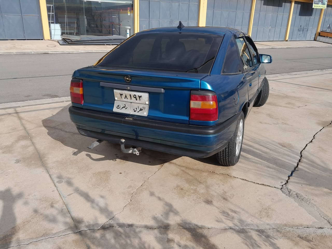 فيكترا للبيع موديل ٩٢ عام صبغ جمالية بدون دعم شرط تحويل مكينا 20 سعر ( 37$ ) رقم تلفون ***********
