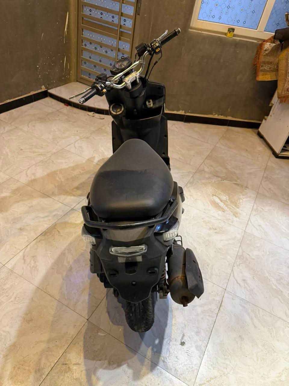 سكنز جبلي حاويه شرط ب1200 وبيه مجال ناصريه مركز ***********
