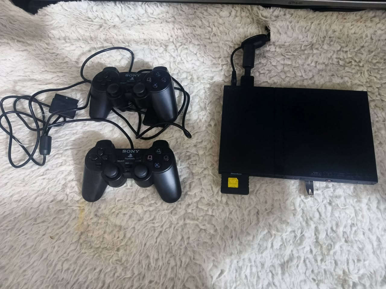 سلام عليكم بلي 2 سلم البيع سعر 65 بيه مجال بسيط جهاز نضيف بي 47 العاب كله قويه ستعمال قليل جهاز كامل عنوان البصره كرمه علي تواصل ***********
