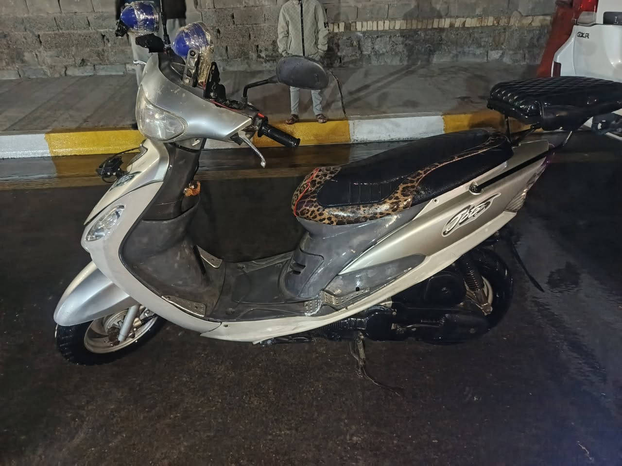 درجه بلادي كلهه ختم واحد معمله مالرقم كامله بس تروح تمشي بيهه تستلم رقم وسنويه مدفوع كل شي  البيع مكاني فلوجه محرك كهربائية صلف هندر كله شغال وبلادي   

البيع أو مروس بيراني


**إذا كنت صاحب هذا الإعلان وتريد حذفه لأي سبب، رجاءا أرسل رسالة إلى الدعم الفني**