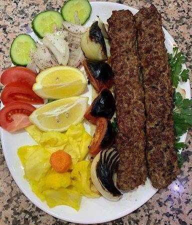 اللهم صل على محمد وآل محمد كباب اليوم من صدك واحد عالم لحم عراقي دغاري   سعر الكيلو 15 الف ٢٠ شيش ارجع واكول عشرين شيش وكل الهلا بيكم هل  الدغاره وناسها الطيبين  وتوصيل داخل الدغاره وخارجها متوفر  العنوان المطعم  *********** وبي وات ساب
