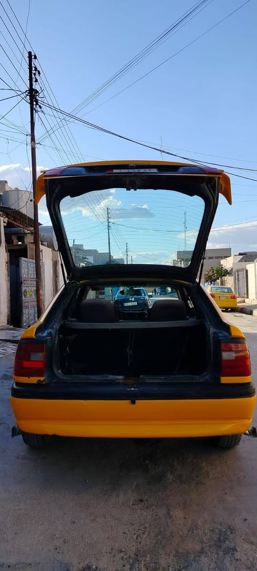 سلام عليكم اوبل فكتره موديل94 دفتر بانزين  محرك 18صبغ جديد  شرط الوكاله او تحويل رقم كركوك اليف السعر 35 هذا رقمي ***********
