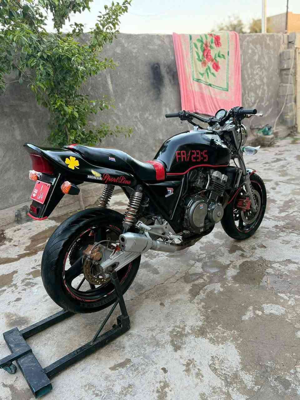 السلام عليكم CEB4للبيع    الجيل الاول   دراجه بعدهه مماشيه دراجه مفوله كير مكينا كهربايات شرط سرعه ومعدل180  مكاني الديوانية السعر 1700 اوراق اصولي وكمرك الشراي يتصل مامتواجد فيس #رقمي  ‏‪***********‬‏
