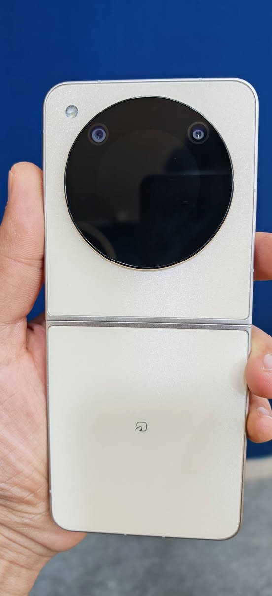 نوبيا ليبرو فلب 
ذاكرة ١٢٨ عشوائيه ٦ 
نظافه ١٠٠ بالميه 
بدون ملحقات 
مراوس مع هونر ٤٠٠ او هونر x9d 
مكاني الناصريه


**إذا كنت صاحب هذا الإعلان وتريد حذفه لأي سبب، رجاءا أرسل رسالة إلى الدعم الفني**