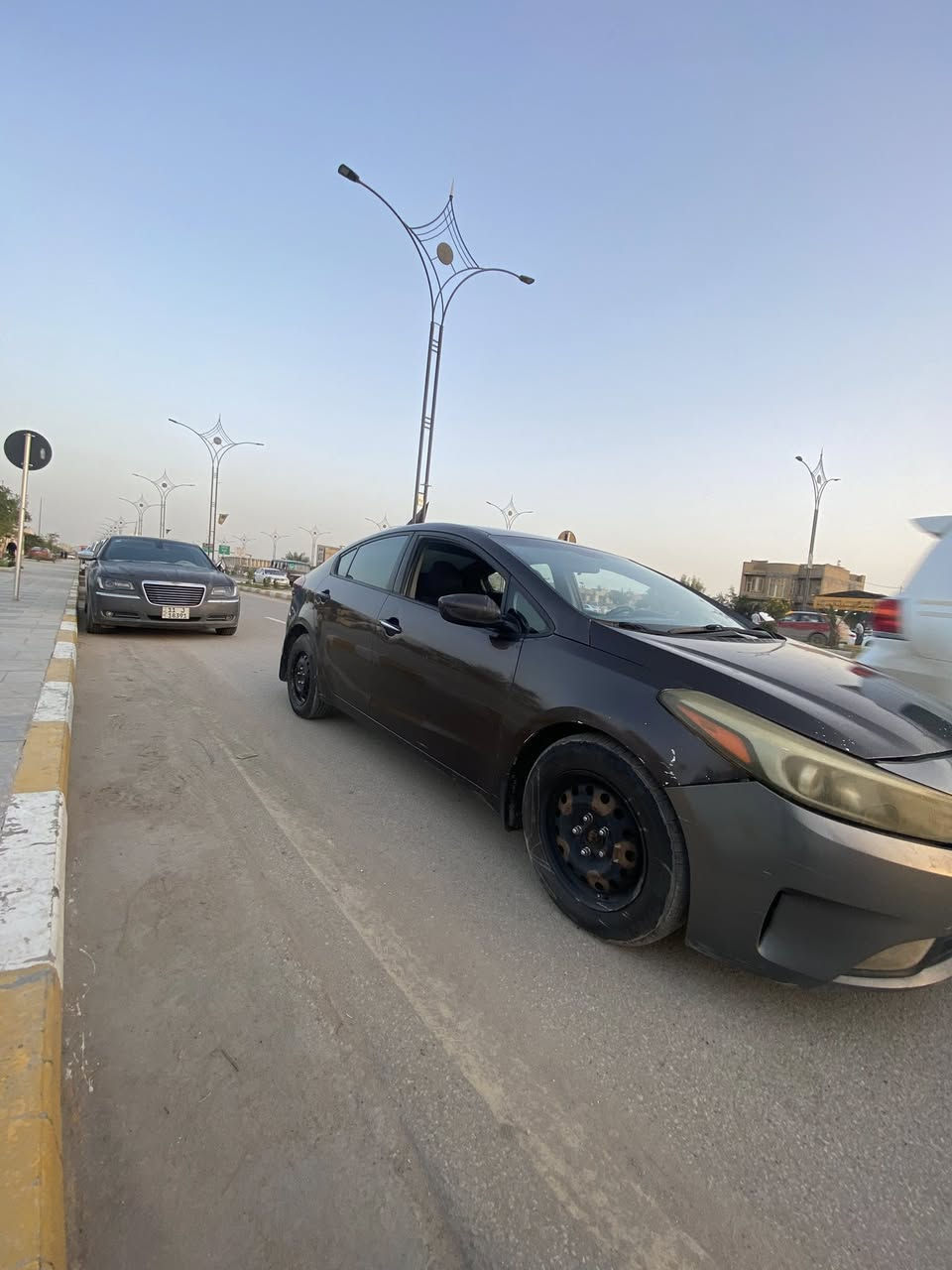 كيا فورتي 2018
السيارة مفتوحه مكينتها 
كير جديد 
تبديل جاملغ الأيمن والأيسر والبنيد 
مكان السياره الناصريه
اتصال ***********
***********
السعر 95
